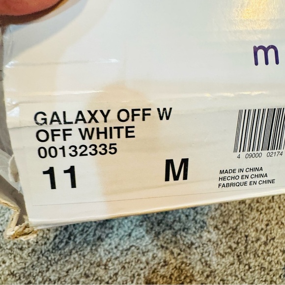 NEW Galaxy Off White Platform Sandals Chunky Lug Soles Size 11 Madden Girl - Picture 8 of 8